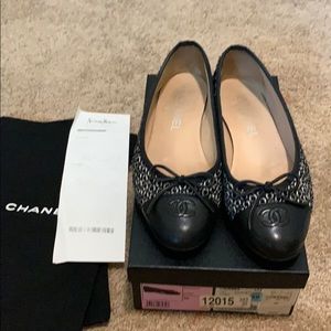 EUC Chanel tweed ballerina flats